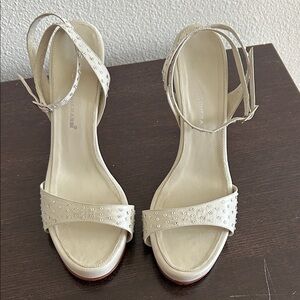 Vicky Tcherassi Elegant Cream Sandals with Rhinestone Detailing Size 8. Heel 5”